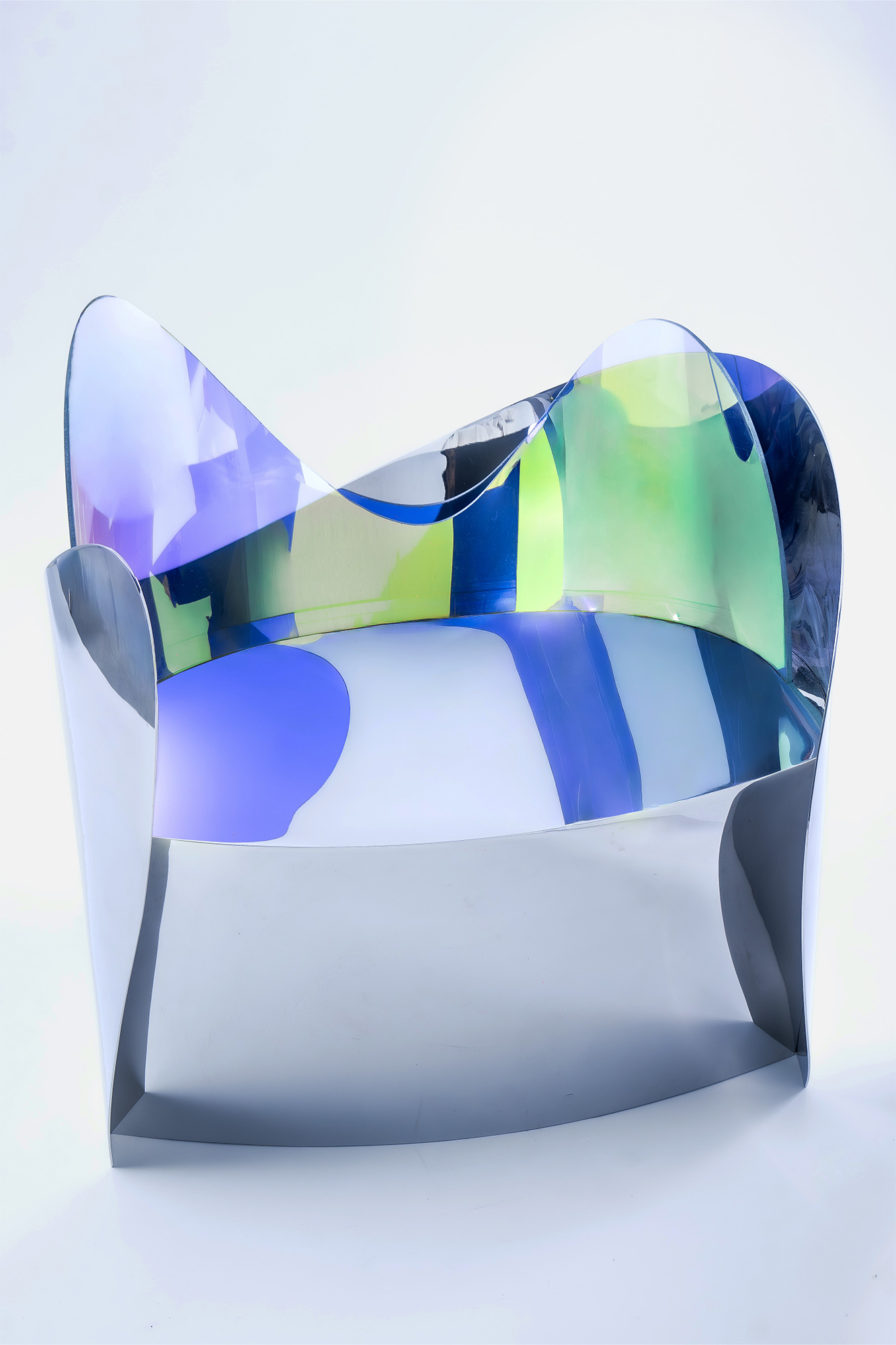 Sculptural collectible armchair with blue-violet tones – A01