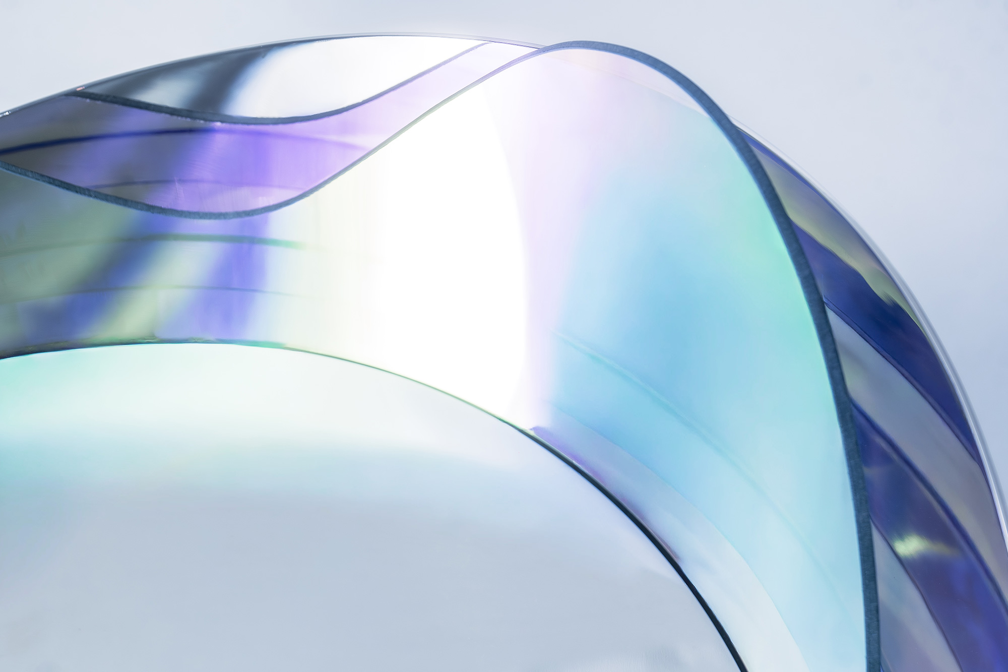 nterwoven curved glass planes – A01
