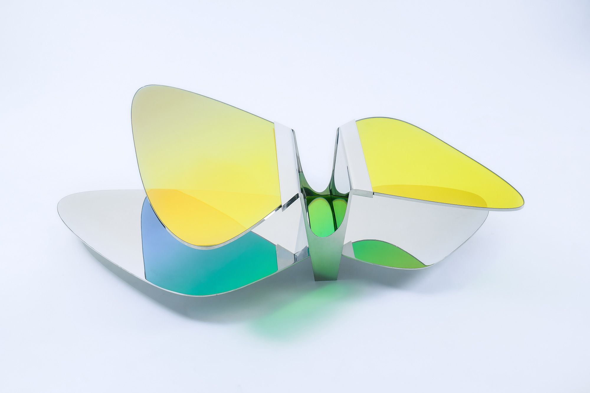 06-odalik-low-table-lt02-reflection-detail-chrome-glints