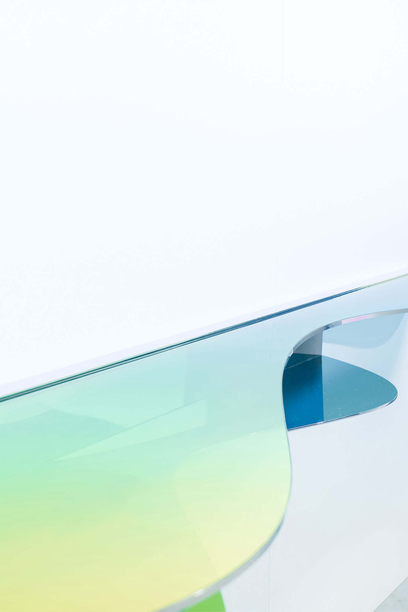 Side view of elongated sculptural arc – C03