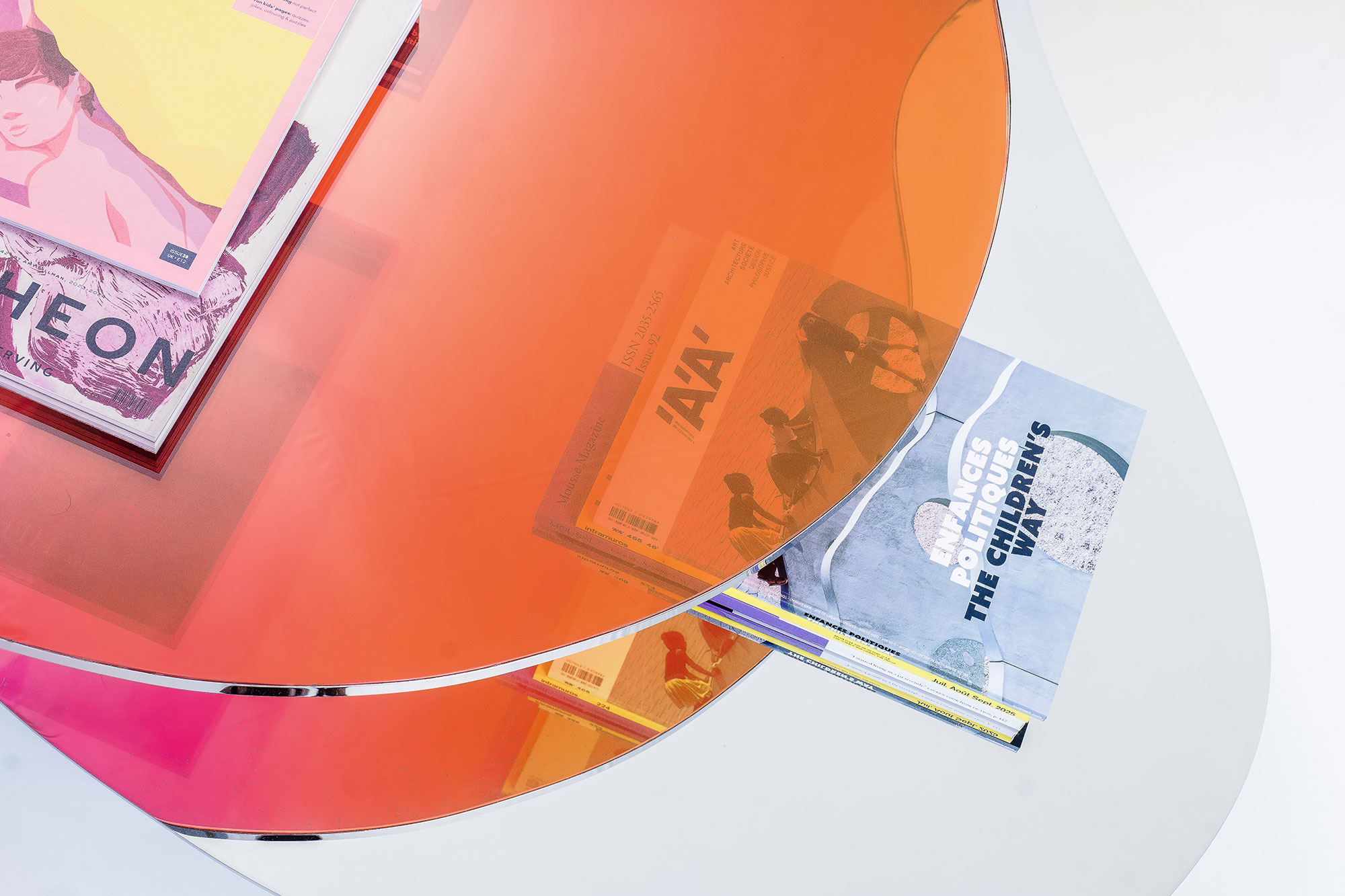 Top angle revealing layered curved geometry – LT01