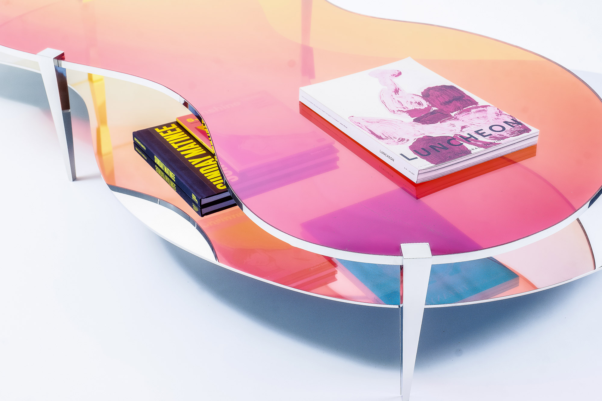 Side profile emphasizing stacked curved planes – LT01