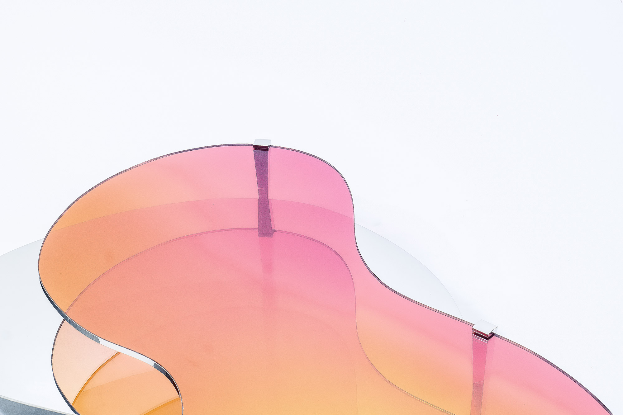 Overhead view showing fluid dichroic transitions – LT01