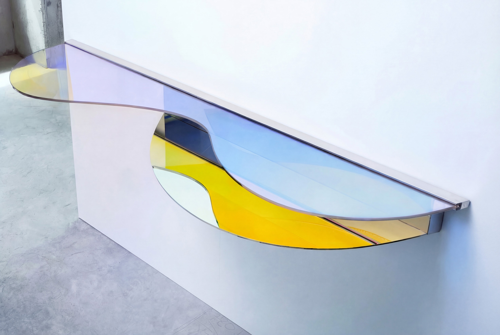 03-odalik-console-c01-side-view